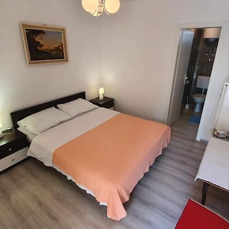 באסקה Double Rooms With Terrace Tomica מראה חיצוני תמונה