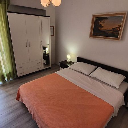 באסקה Double Rooms With Terrace Tomica מראה חיצוני תמונה