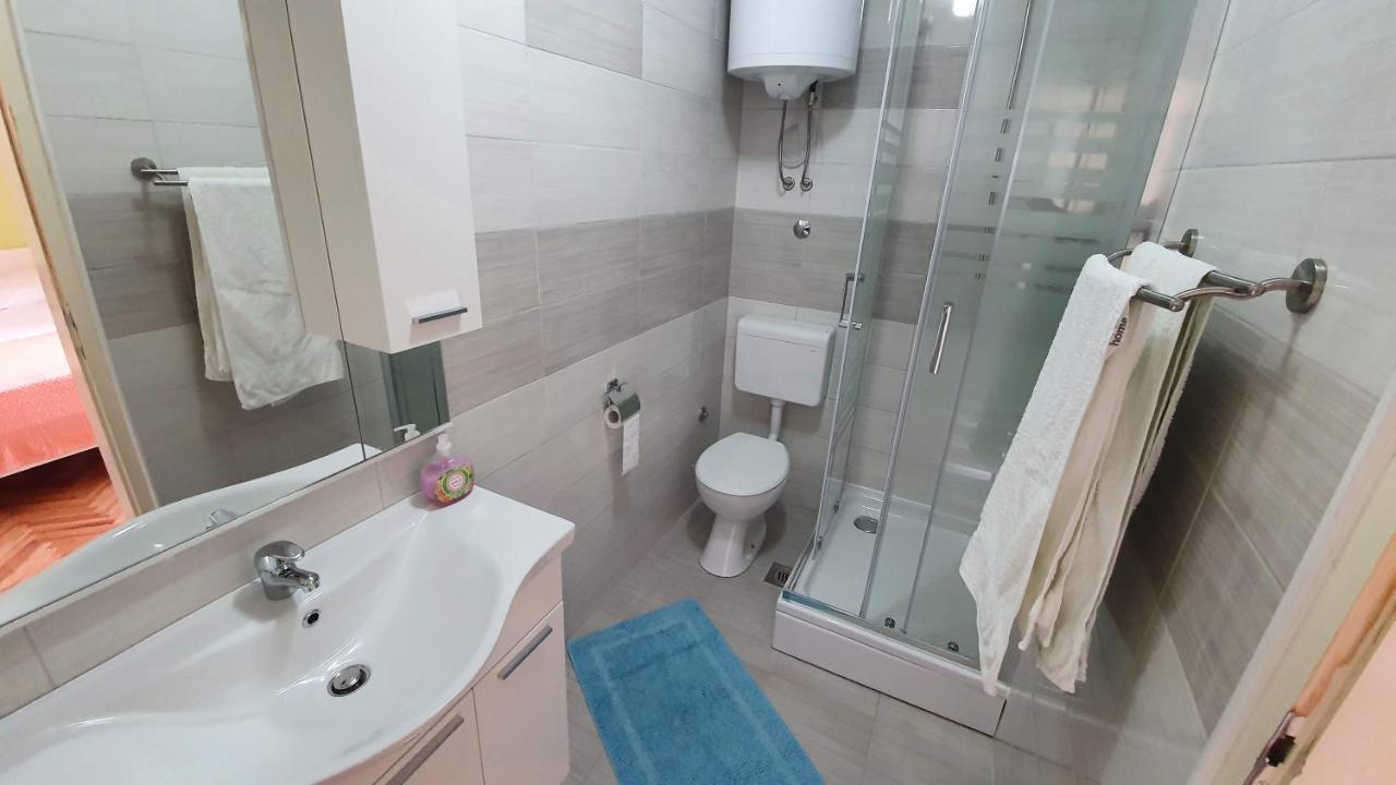 באסקה Double Rooms With Terrace Tomica מראה חיצוני תמונה