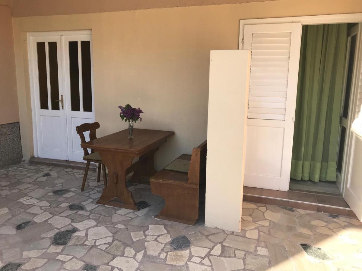 באסקה Double Rooms With Terrace Tomica מראה חיצוני תמונה