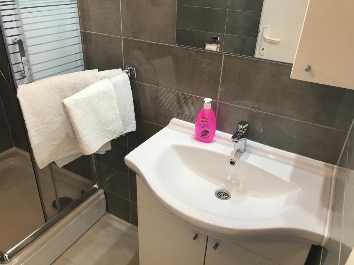 באסקה Double Rooms With Terrace Tomica מראה חיצוני תמונה