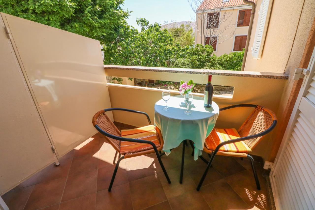באסקה Double Rooms With Terrace Tomica מראה חיצוני תמונה